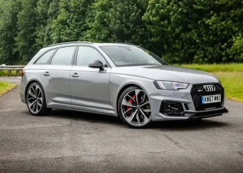 10 Awesome Wagons You Can't Buy in the United States